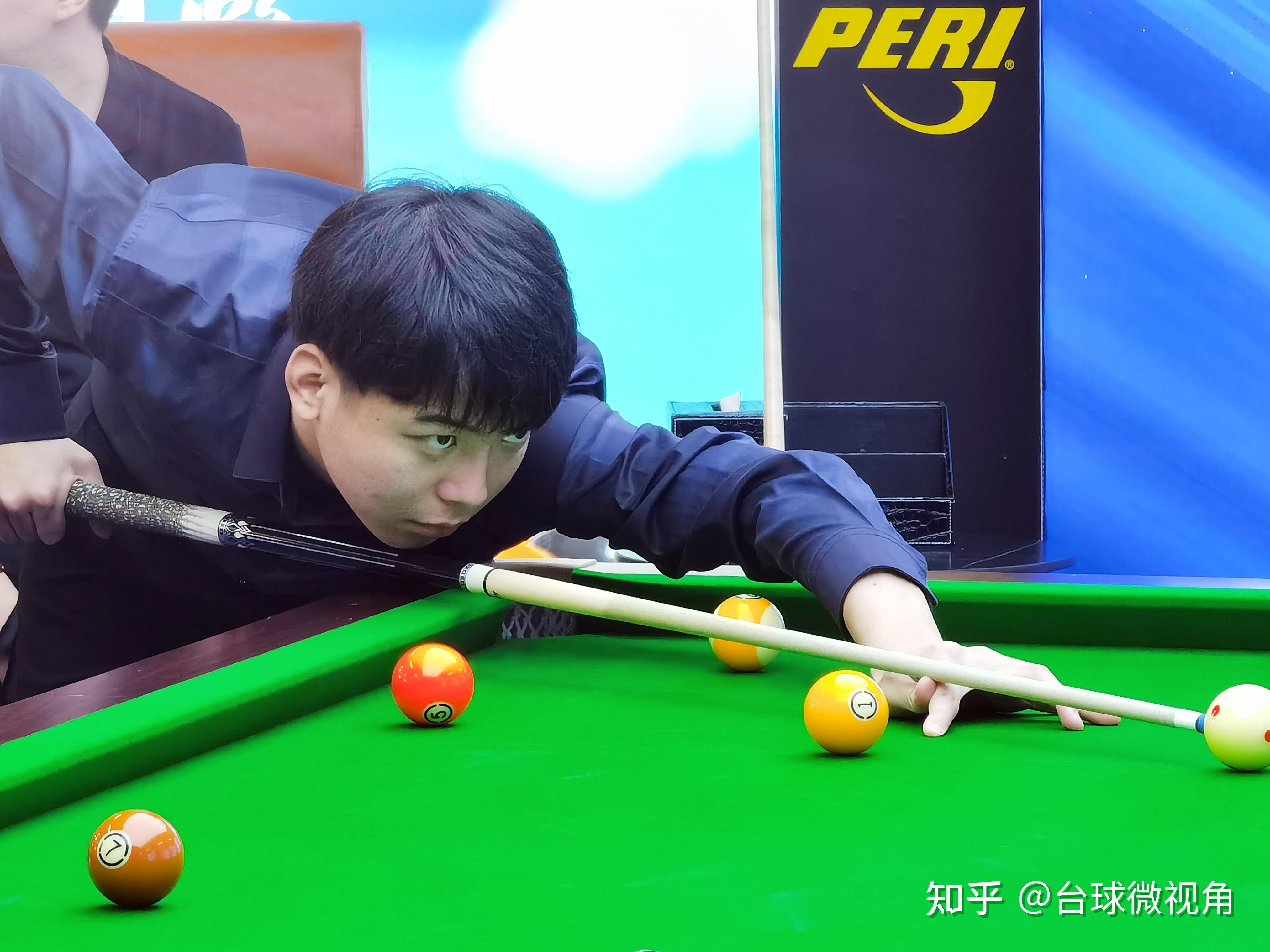 严重的膝盖 严重的膝盖