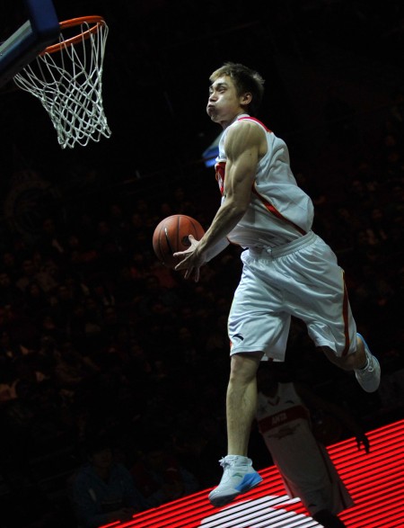 在定位球上 在定位球上